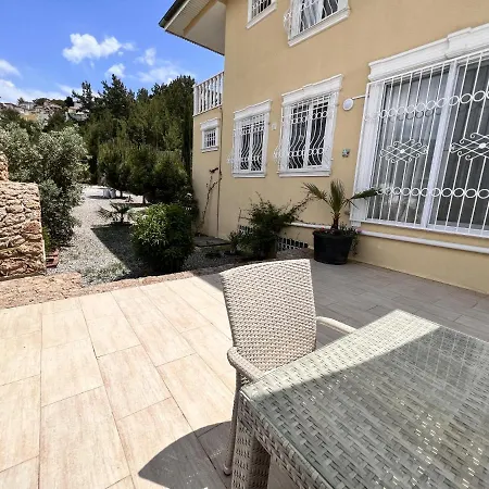Dazzling With Private Pool In Alanya 4*