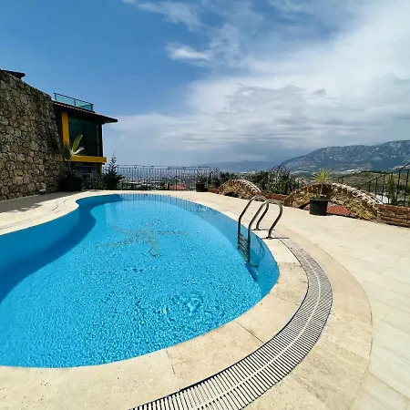 Dazzling With Private Pool In Alanya Hotel