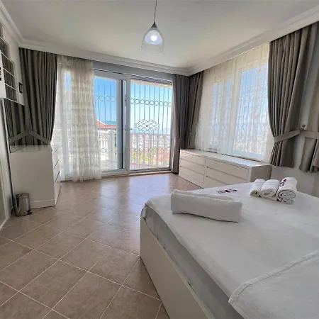 Dazzling With Private Pool In Alanya 4*